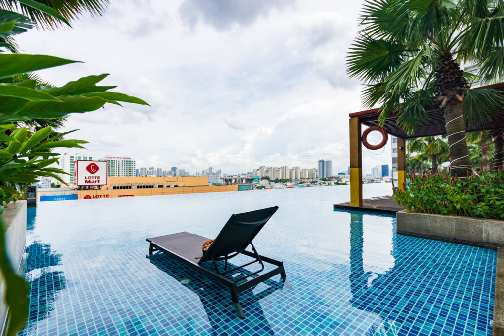 Swimming pool at Central Tower