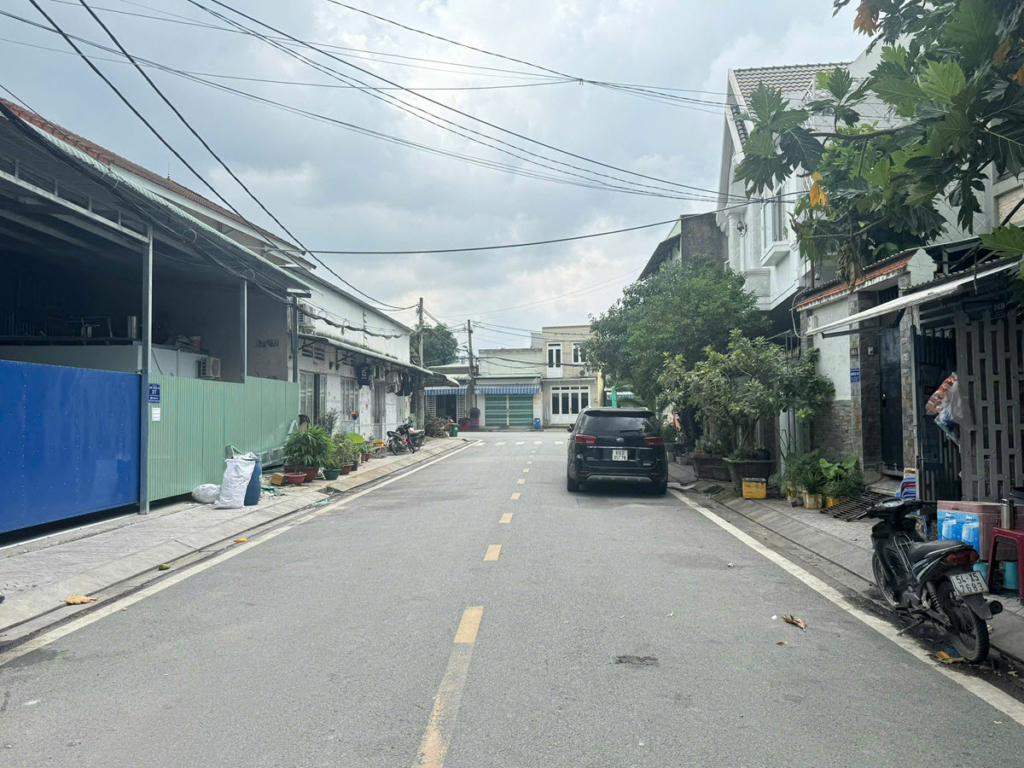 ban-nha-mat-tien-cau-xay-2-q9