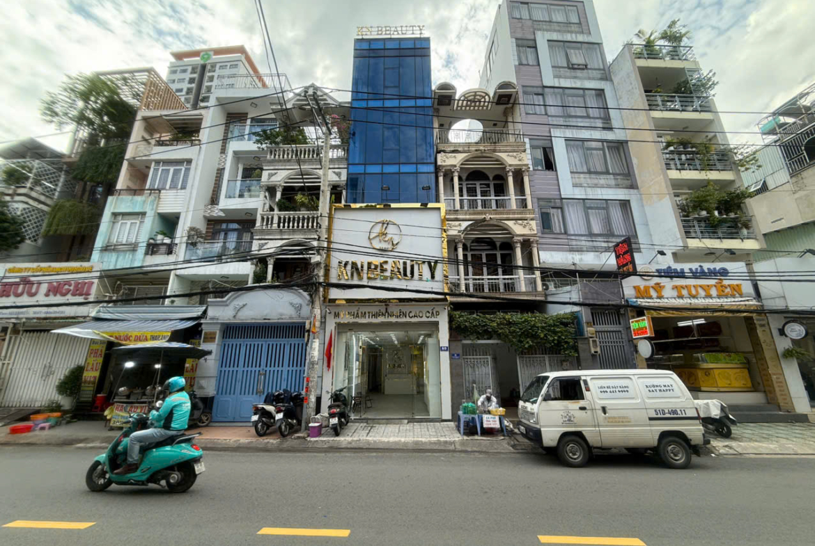 ban nha mat tien Nguyen Van Thuong Binh Thanh